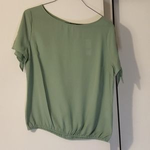 Spring green NY&C top, size L, nwt